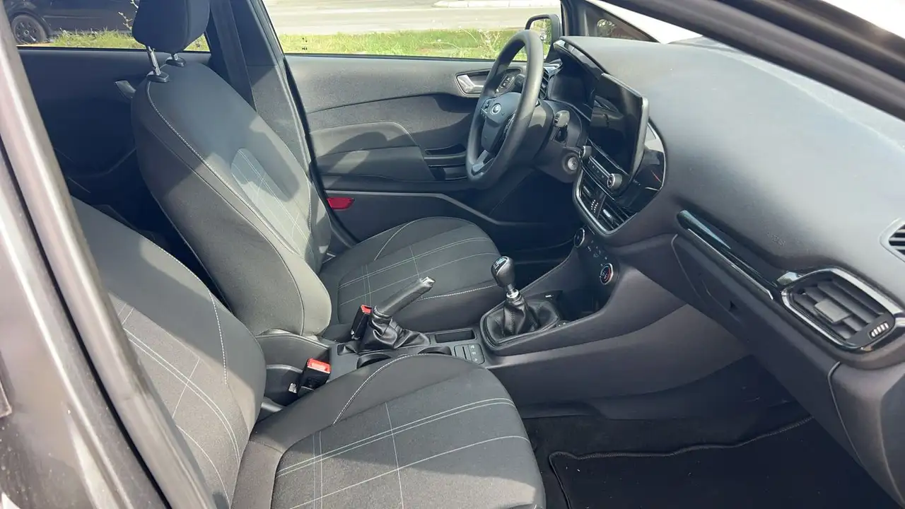 Ford Fiesta 5 portes — photo 26