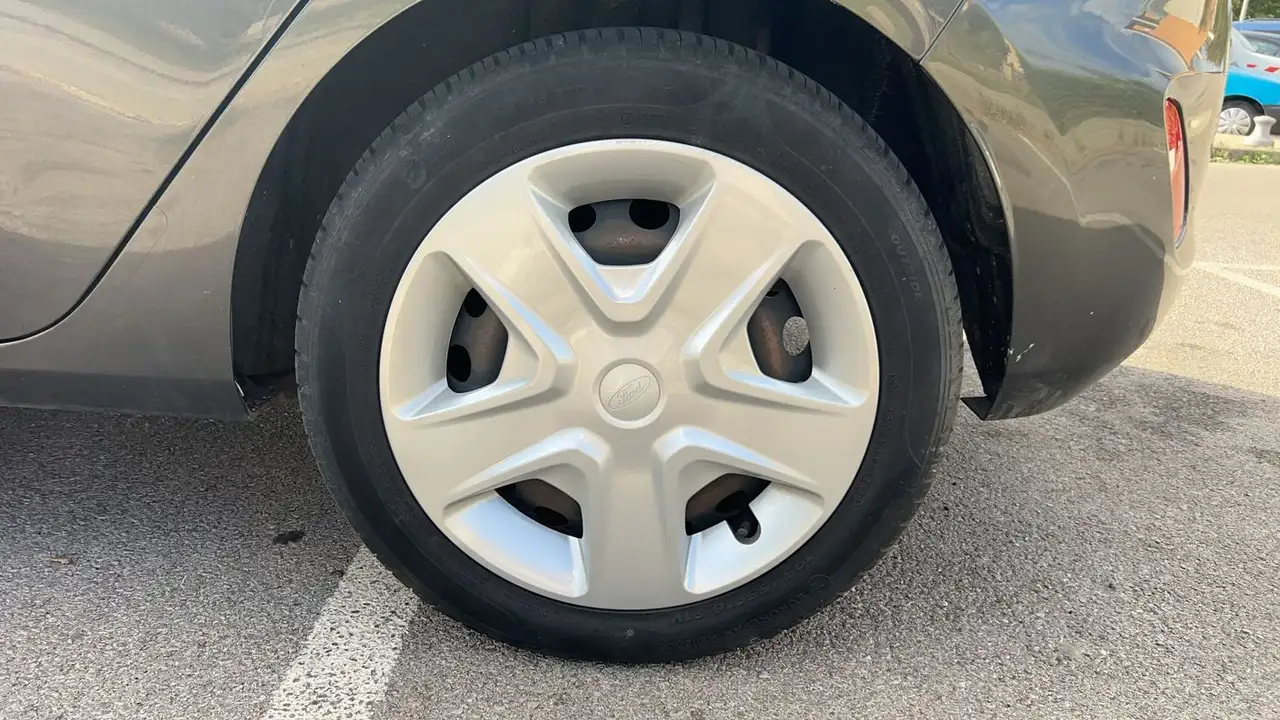 Ford Fiesta 5 portes — photo 19