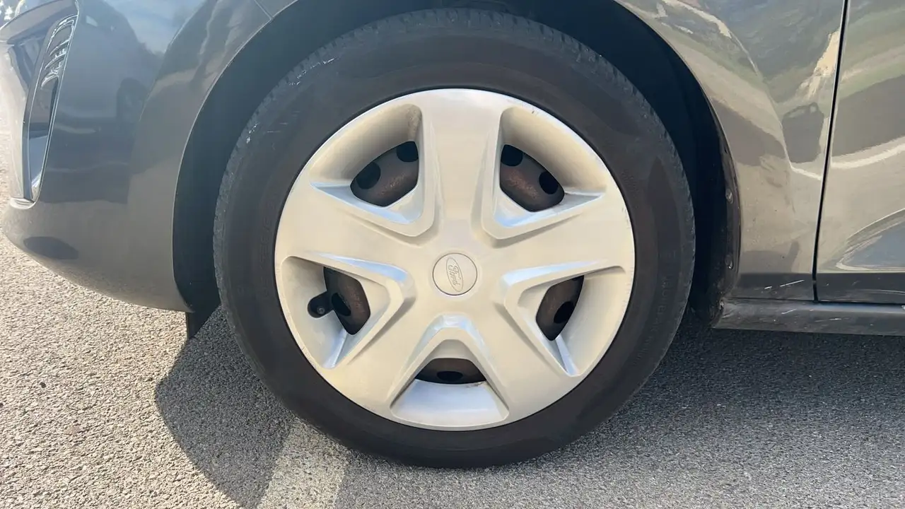 Ford Fiesta 5 portes — photo 18