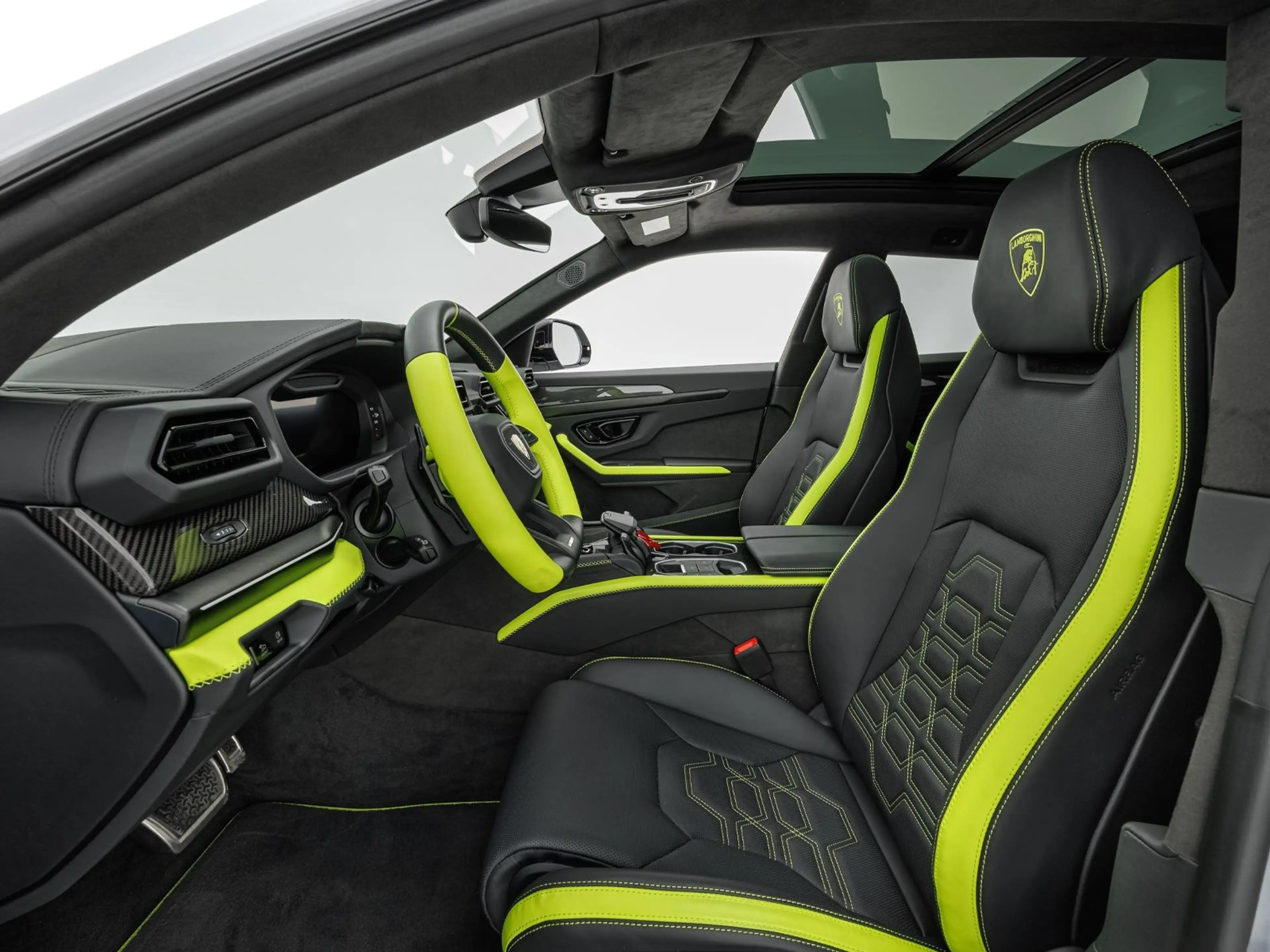 Lamborghini Urus SE — photo 10