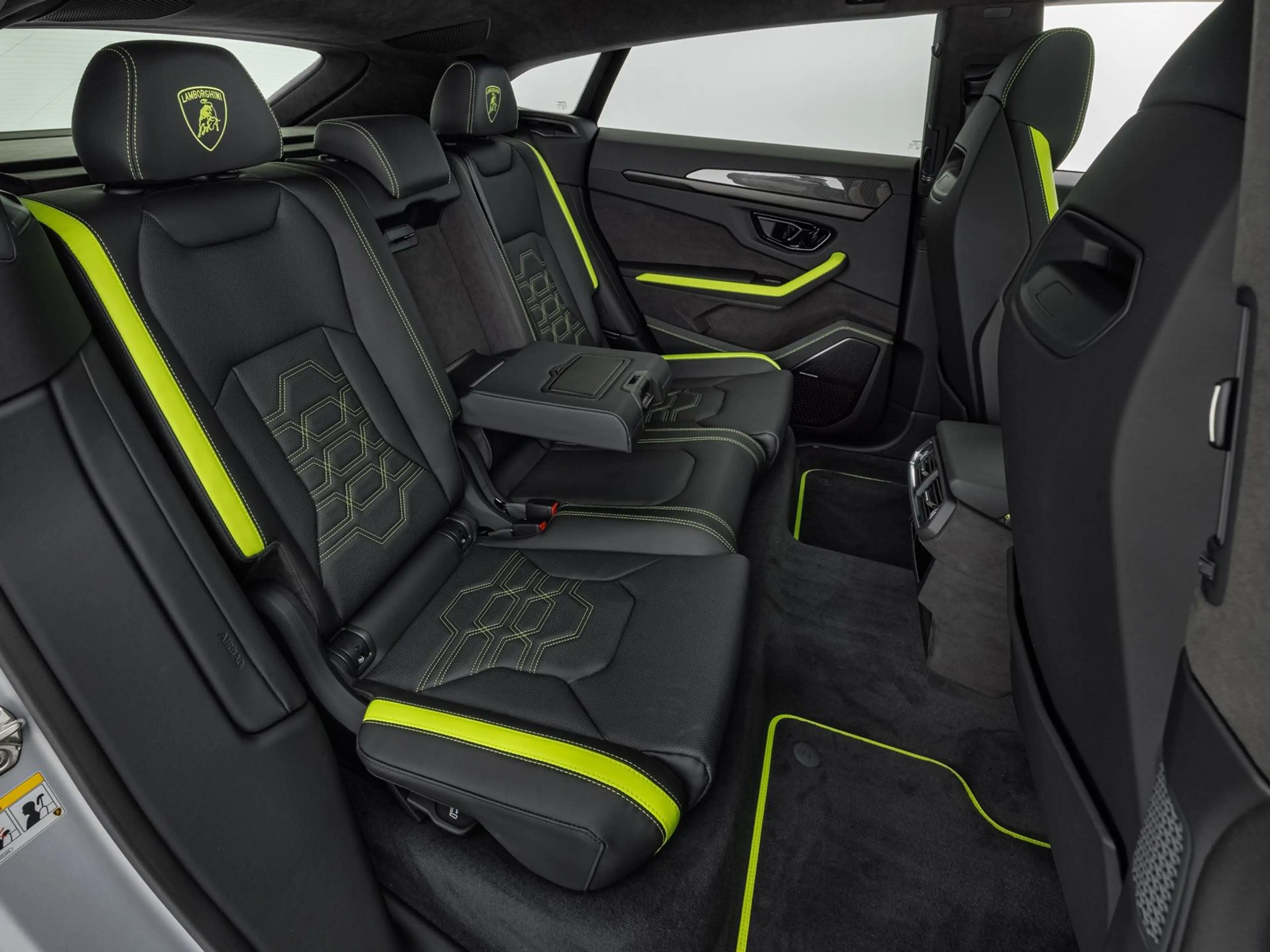 Lamborghini Urus SE — photo 15