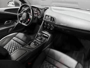 Coupe 5.2 V10 Quattro Performance