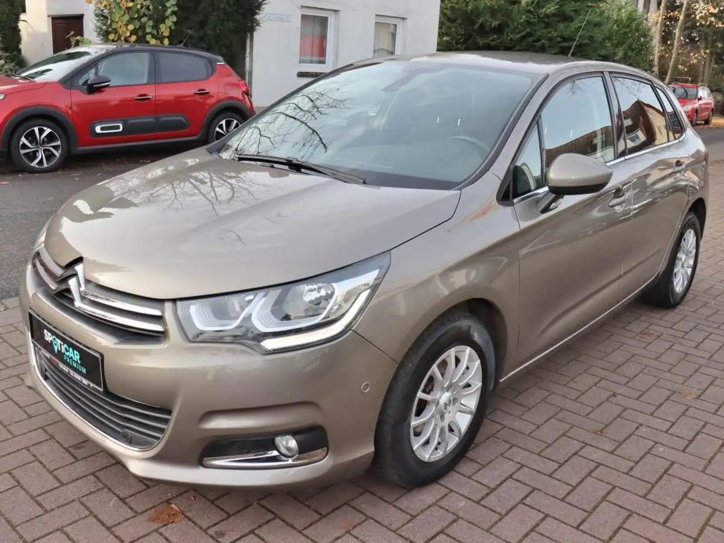Citroen C4 BlueHdi 120 Selection 6 Gang , Navigationssystem Grau - 1