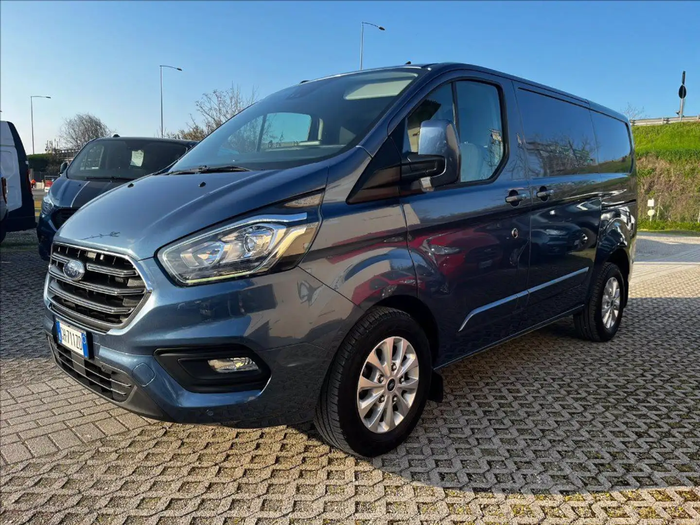 Ford Transit Custom 280 2.0 tdci 130cv titanium L1H1 auto E6.2 Blau - 2