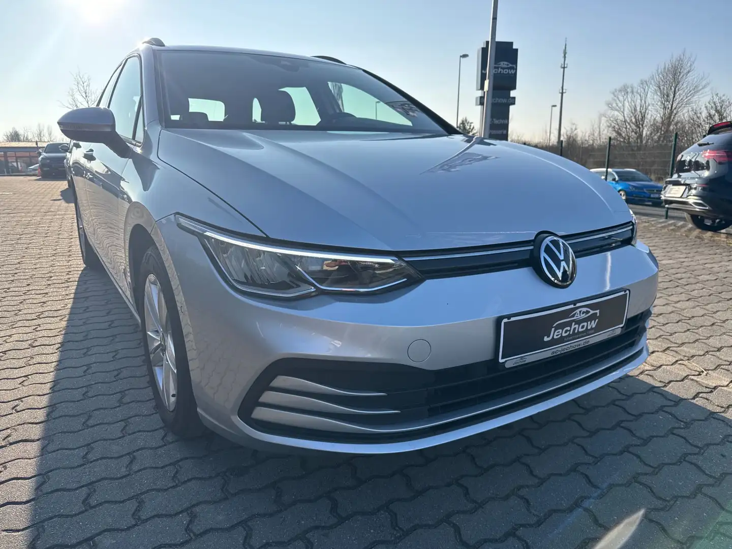 Volkswagen Golf VIII 1.5 eTSI Life Acc Rfk Lenkrad beh. Argent - 2