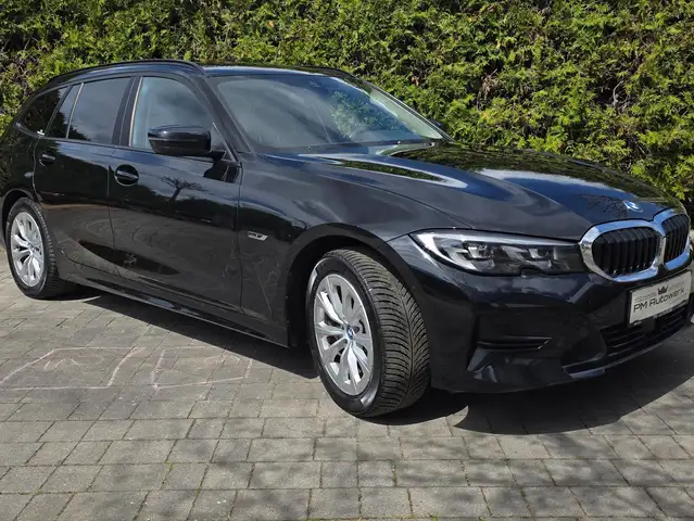 BMW 320 320e PHEV Advantage