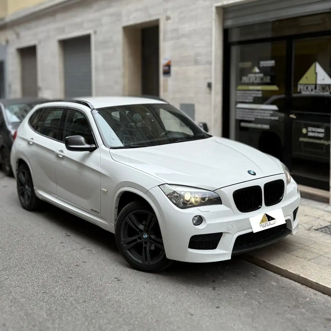 BMW X1 sDrive18d Futura Wit - 1