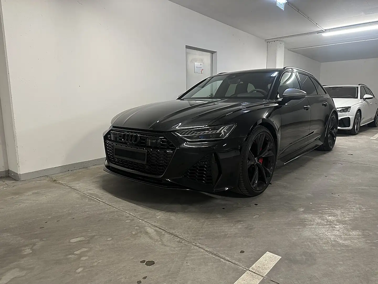Audi RS6 Avant 4,0 TFSI quattro MHEV S-tronic Schwarz - 2