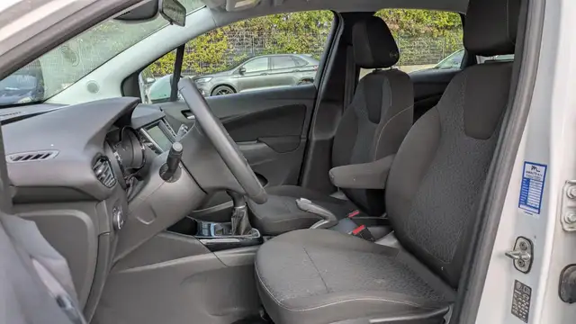 Opel Crossland X view 11