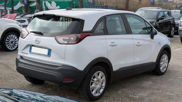 Opel Crossland X view 3