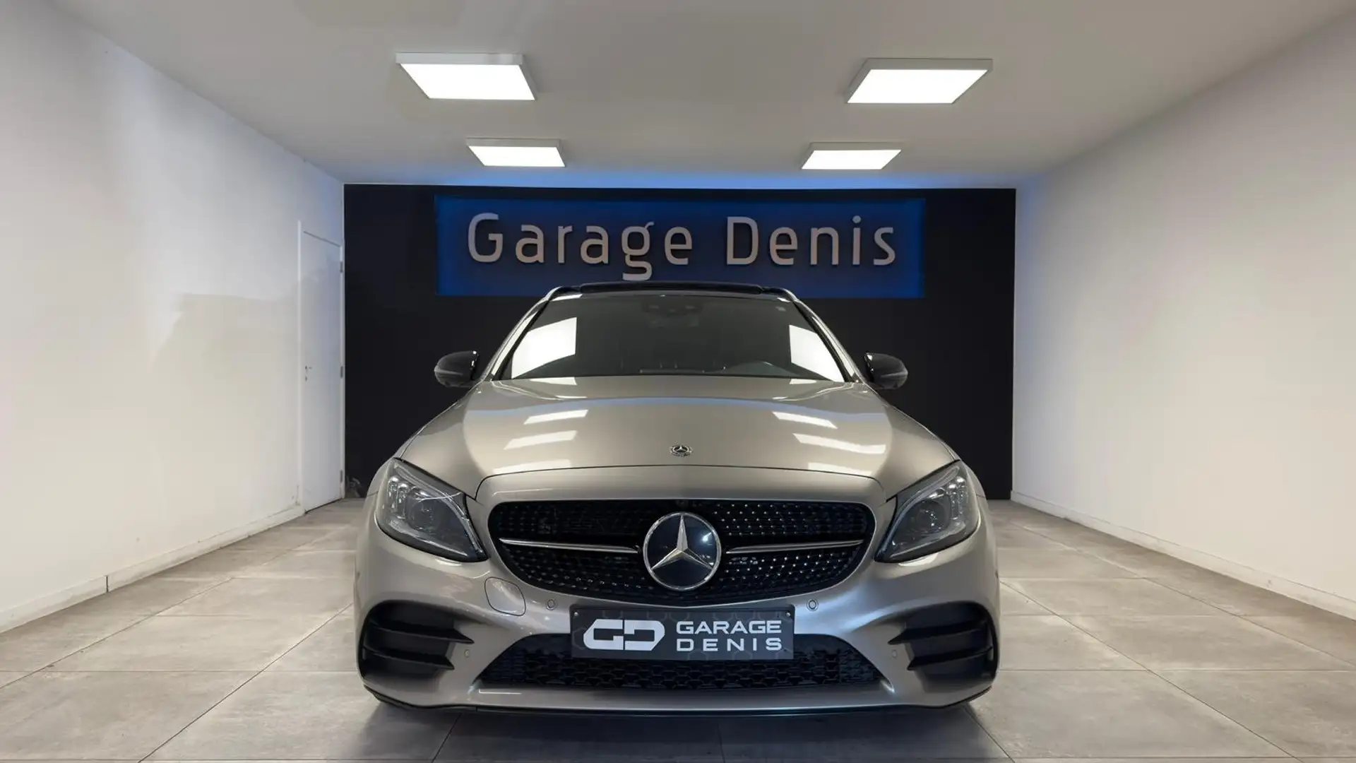 Mercedes-Benz C 300 de PHEV PACK AMG**GPS+CAMERA*LED*TOIT-PANO*LED* Grijs - 2