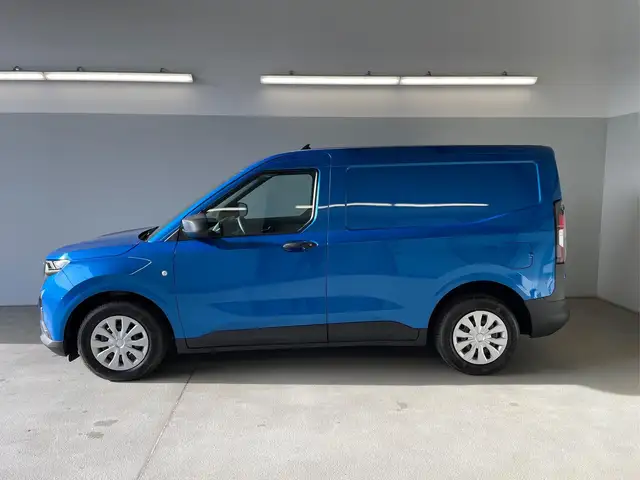 Ford Transit view 3