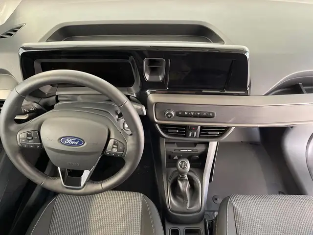 Ford Transit view 6