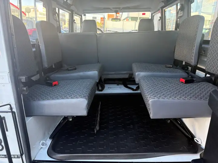 Land Rover Defender 2004, foto 12