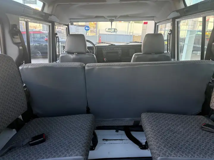 Land Rover Defender 2004, foto 13