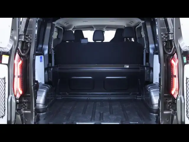 Ford Transit Custom view 25