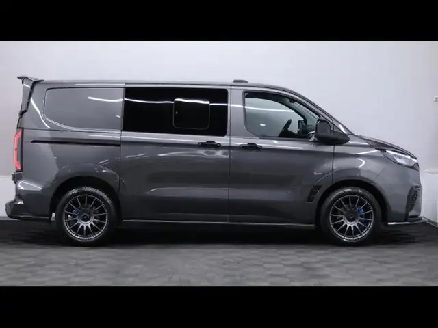 Ford Transit Custom view 3