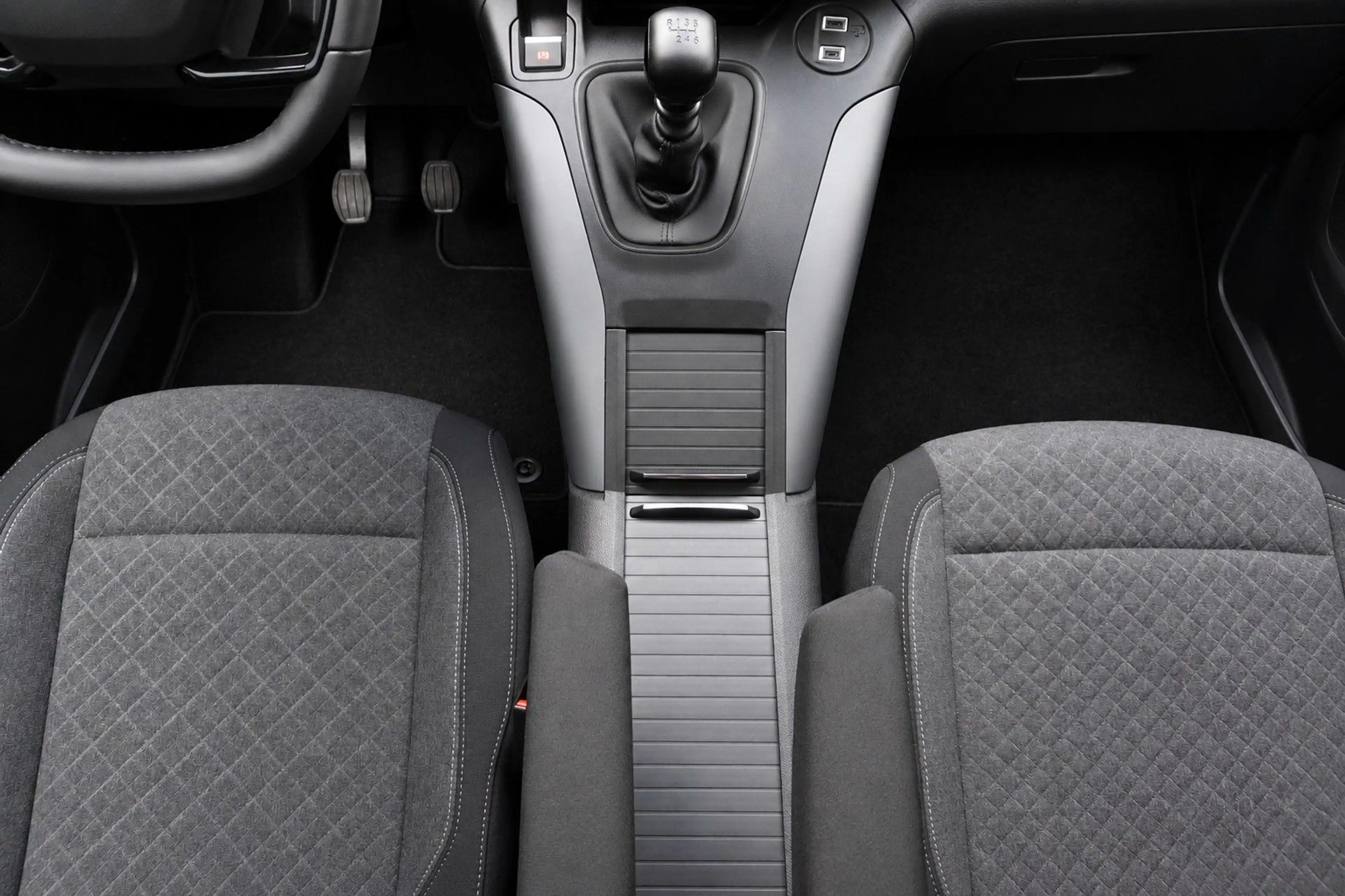 Opel Combo Life Edition N1 LED, NAVI, KLIMAAUTOMATIK — photo 11