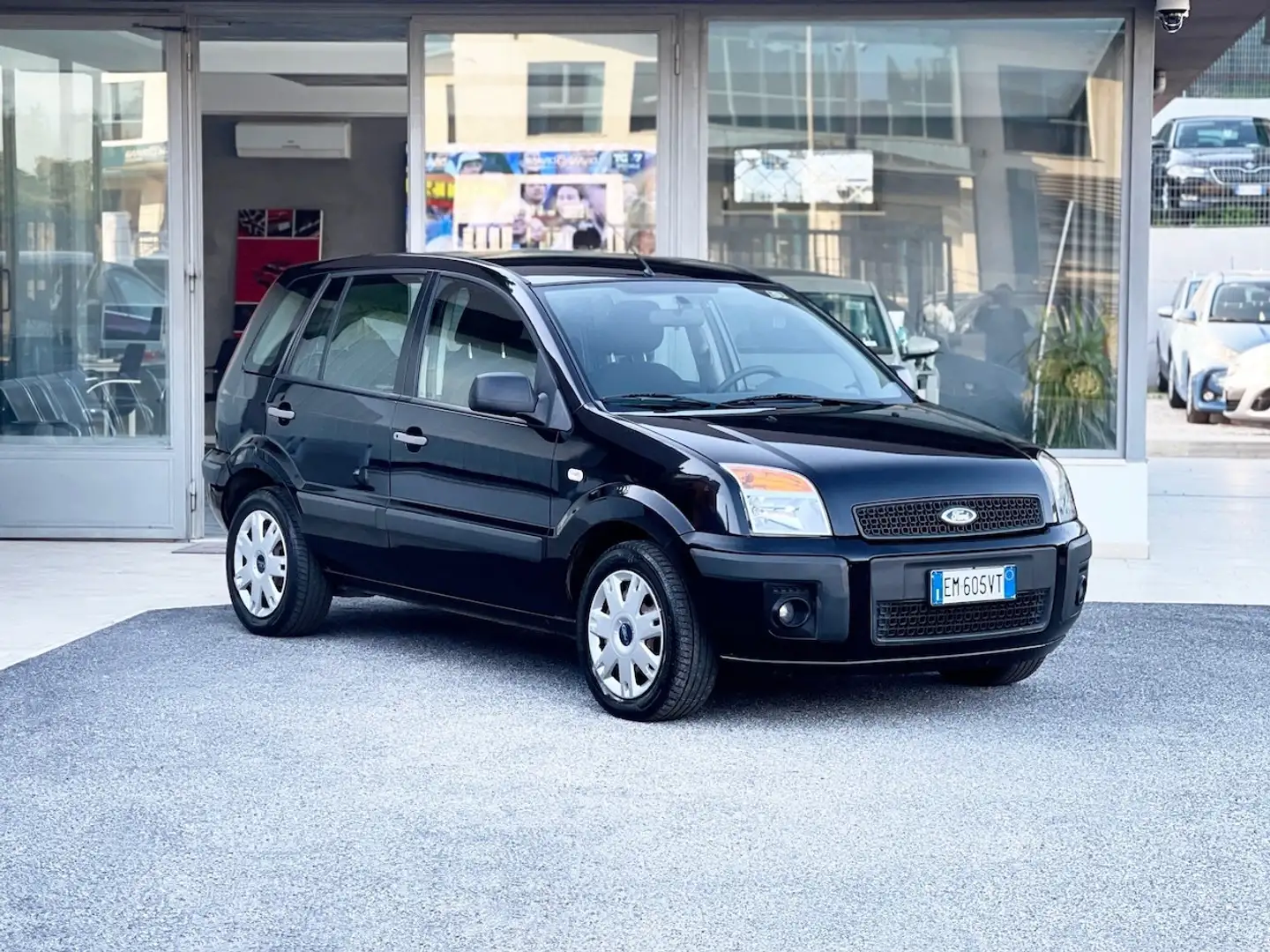 Ford Fusion 1.4 Benzina 80CV E5 Neo. - 2012 Чорний - 1