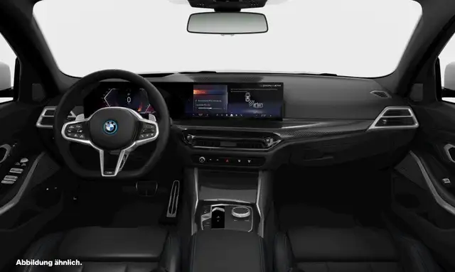 BMW 3 Series view 3