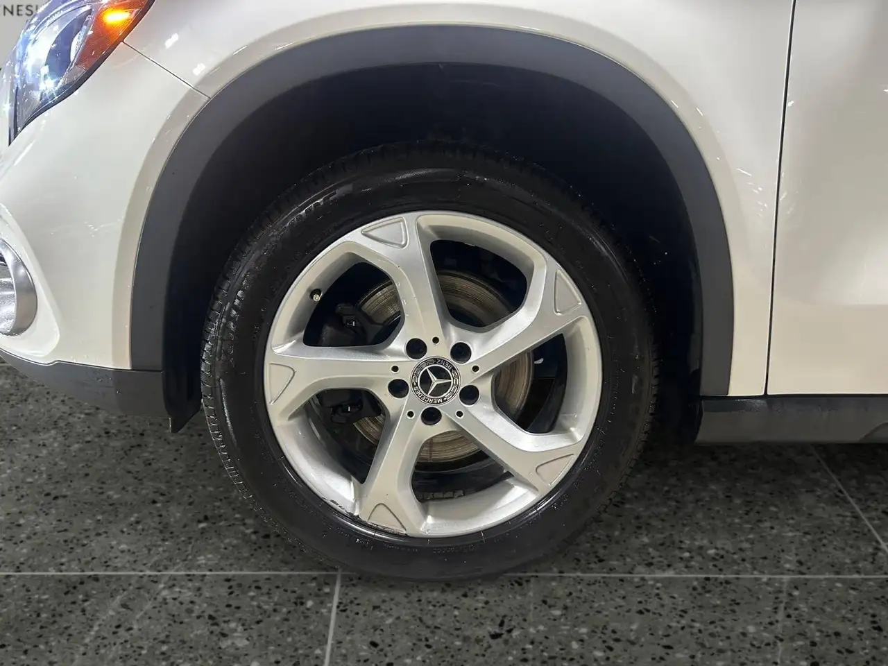 Mercedes-Benz GLA снимка Mercedes-Benz GLA