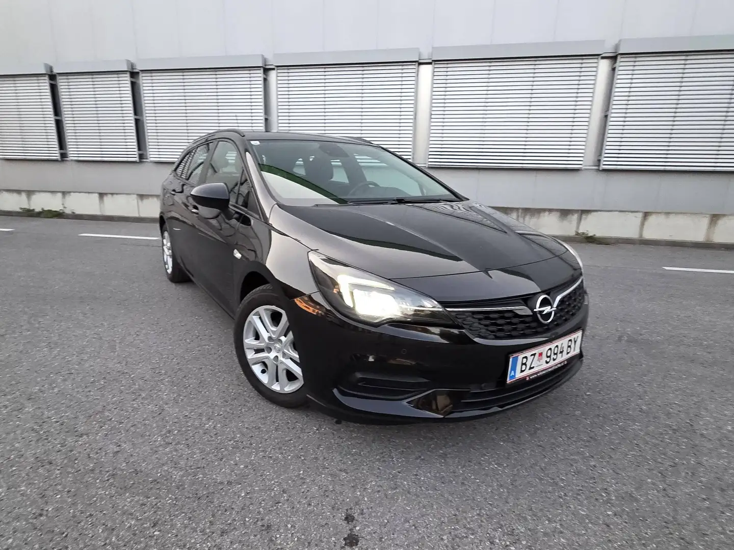 Opel Astra Astra ST 1,5 CDTI Edition Aut. Edition Schwarz - 1