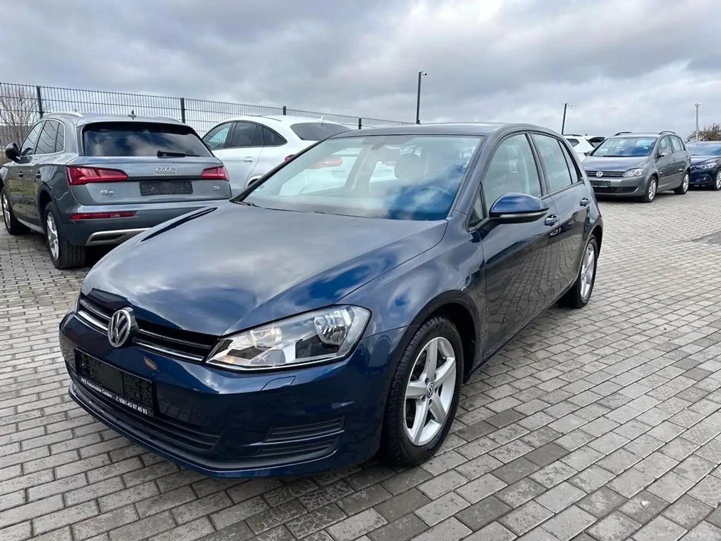 Volkswagen Golf VII Lim. Comfortline BMT Blau - 1