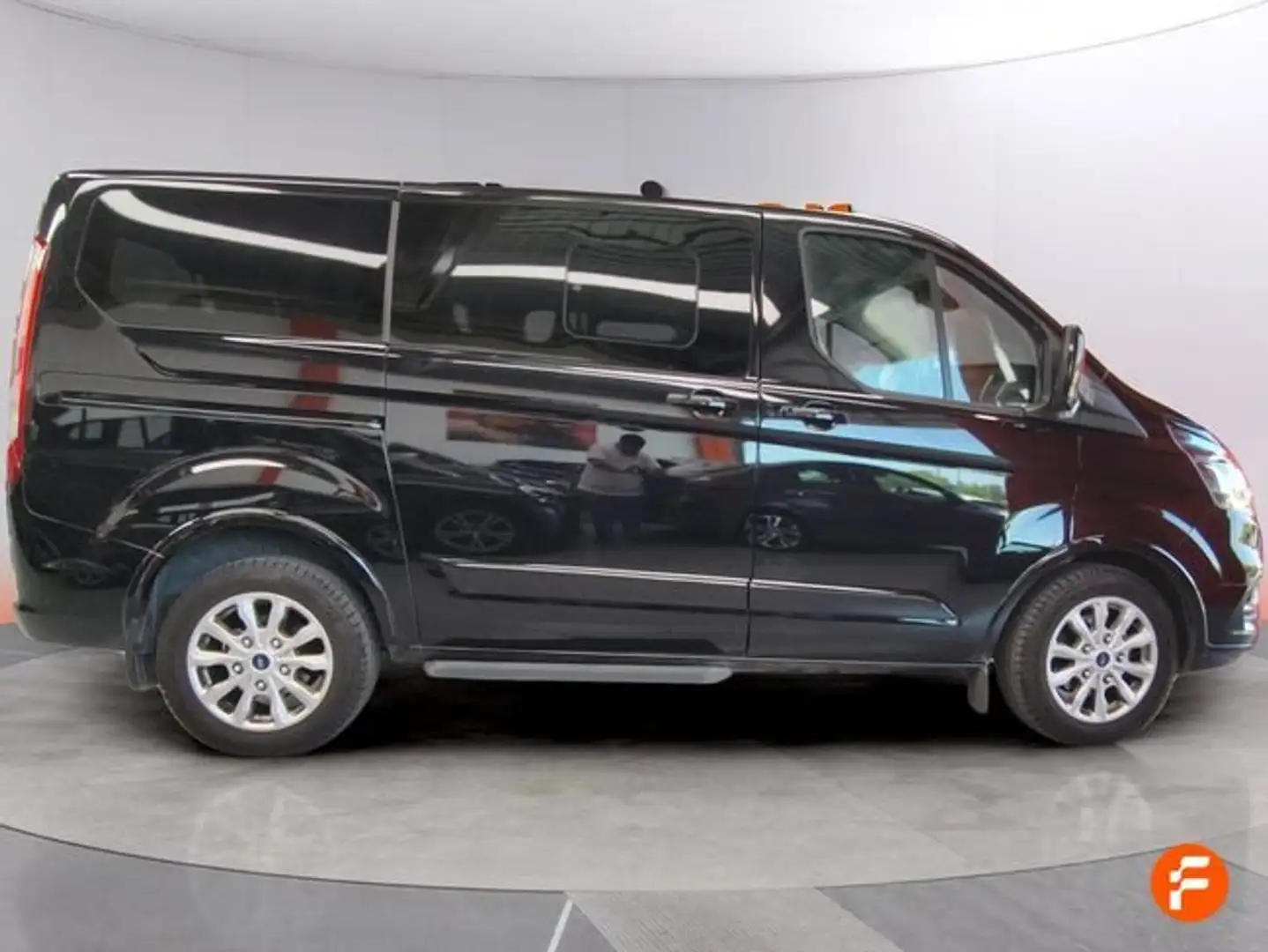 Ford Tourneo Custom 2.0 EcoBlue 125kW L1 Titanium 17 Auto Negro - 2