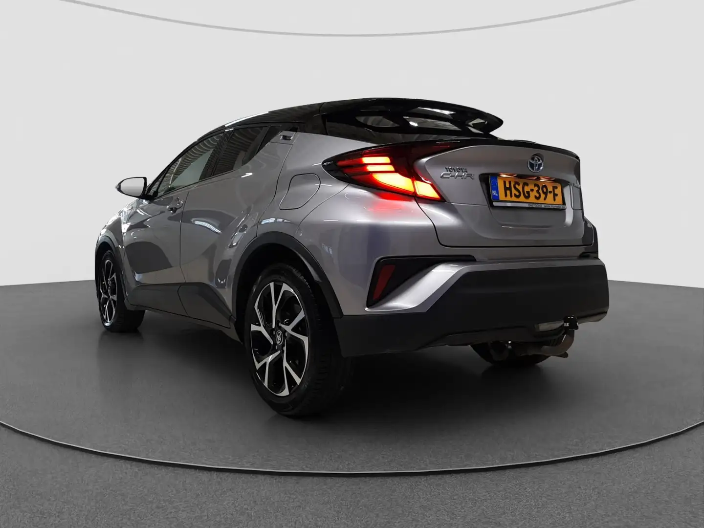 Toyota C-HR 1.8 Hybrid Style | Camera | Trekhaak | Apple CarPl Grijs - 2