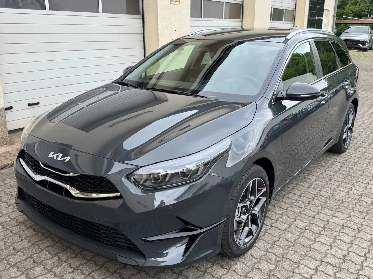 Kia Ceed SW / cee'd SW 1,5 T- GDi DCT Grau - 1