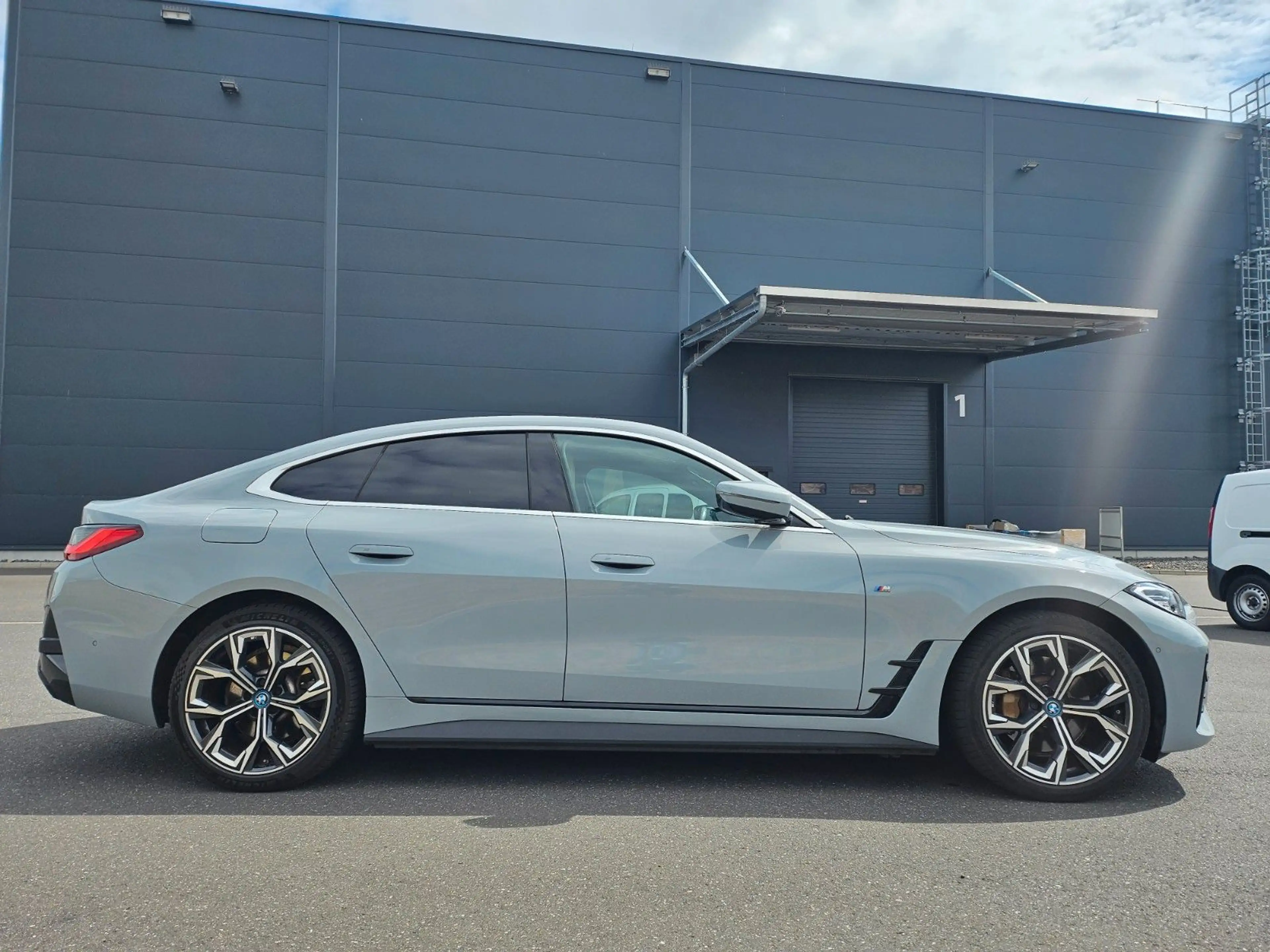BMW i4 Gran Coupe 40 eDrive M Sportpaket — photo 11