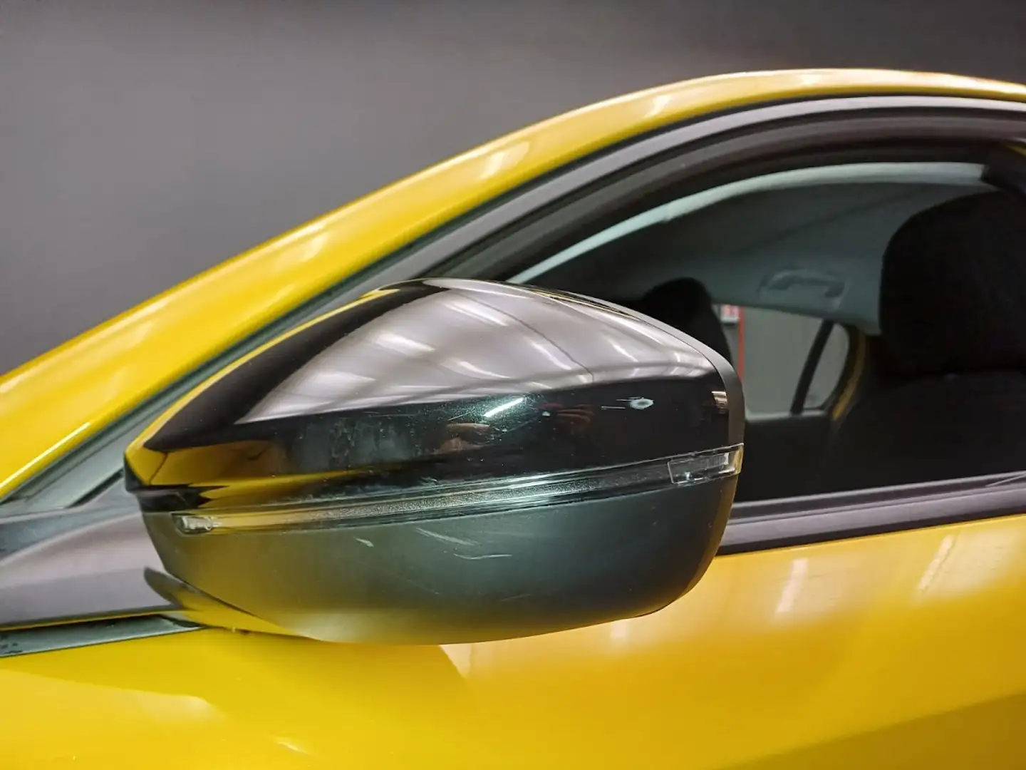 Peugeot 208 1.2 Puretech 75CV Active Beige - 2