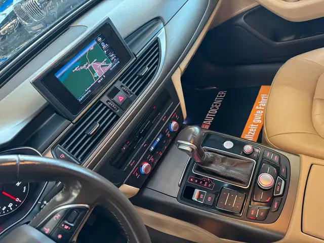 Audi A6 view 12