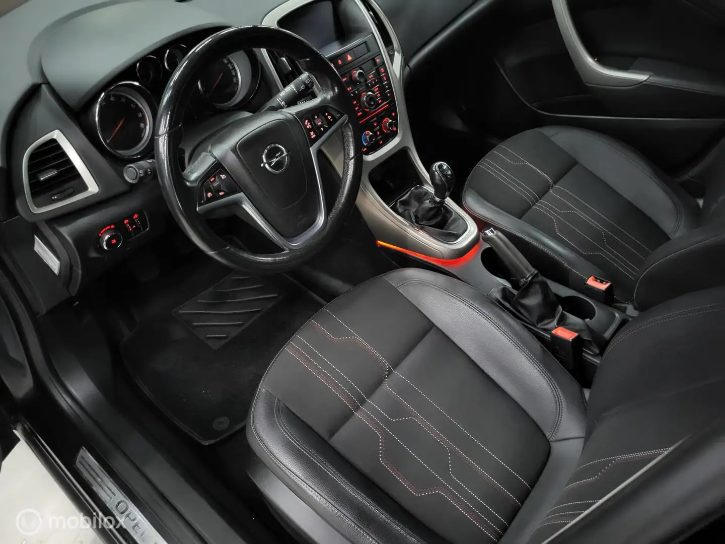 Opel Astra Sports Tourer 1.4 Turbo Clima/Navi/PDC/Nap Schwarz - 2