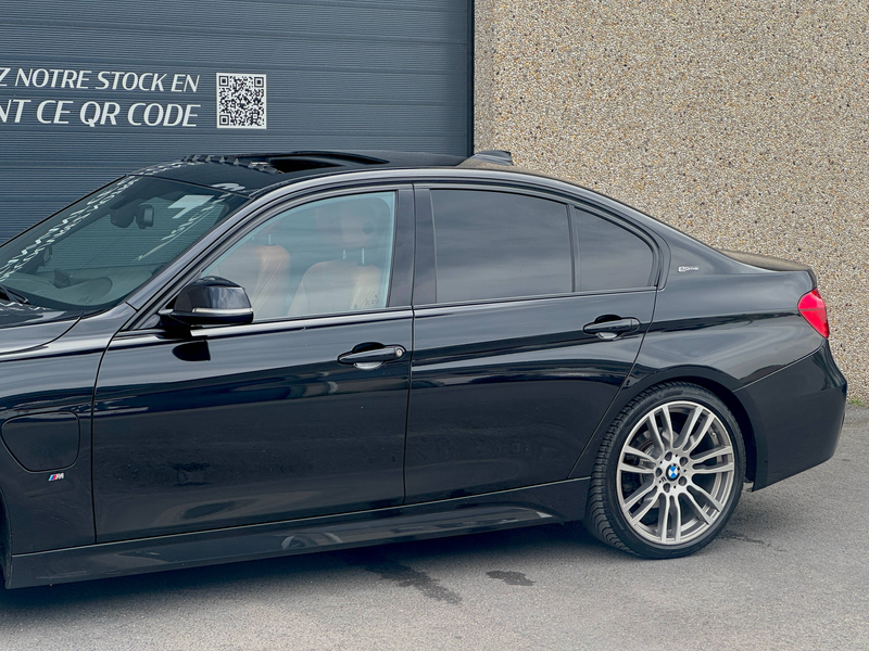 BMW 330 330e PHEV / Pack M / Pano. / LED / Cuir — photo 6