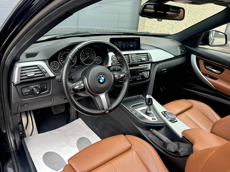 BMW 330 330e PHEV / Pack M / Pano. / LED / Cuir — photo 11