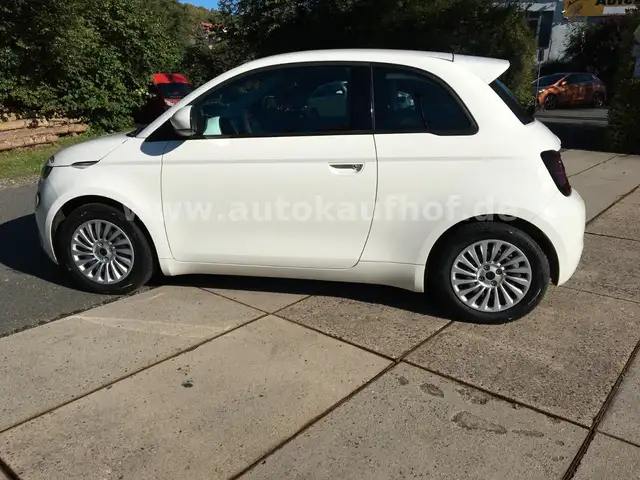 Fiat 500E view 7