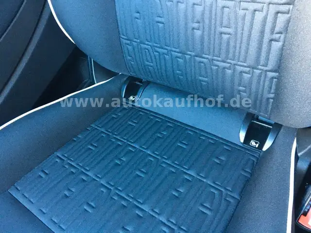 Fiat 500E view 18