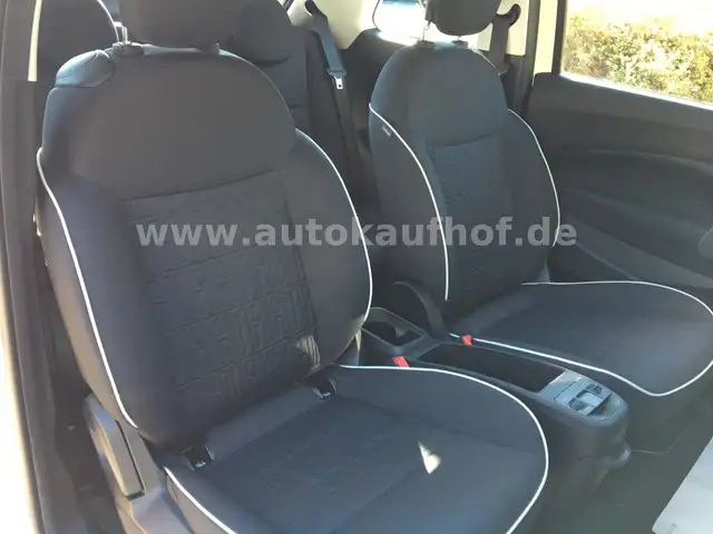 Fiat 500E view 16
