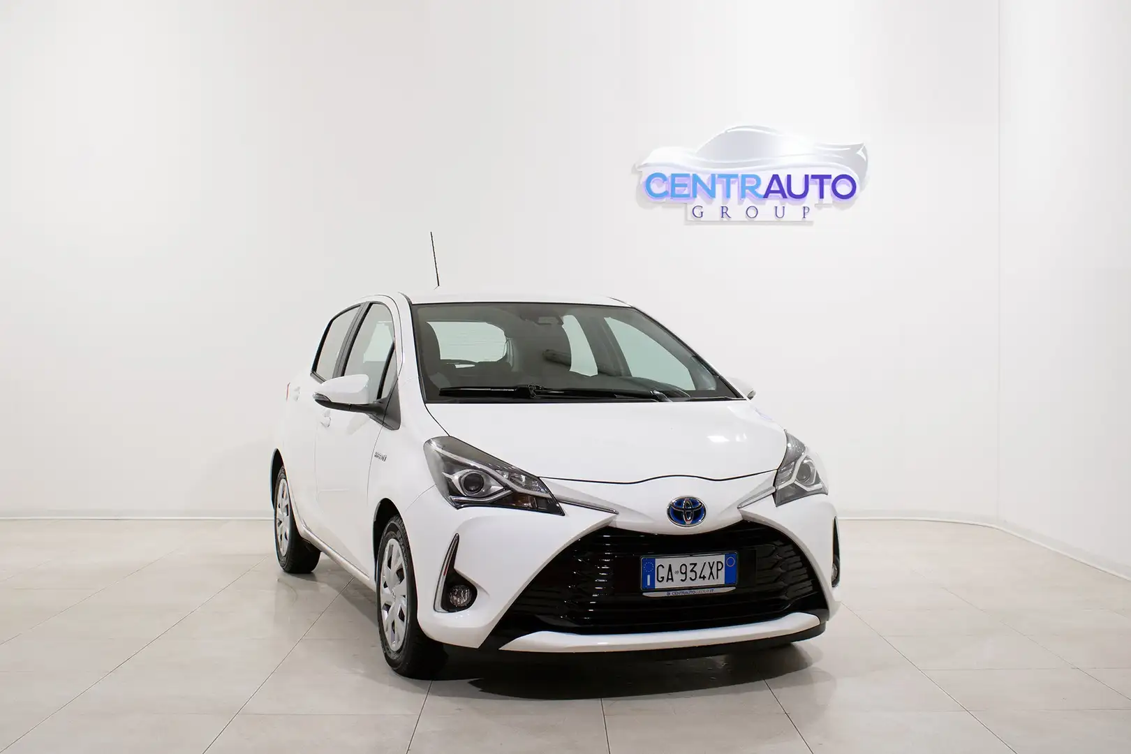Toyota Yaris 1.5 HYBRID 73cv BUSINESS *NEOPATENTATI* Bianco - 1