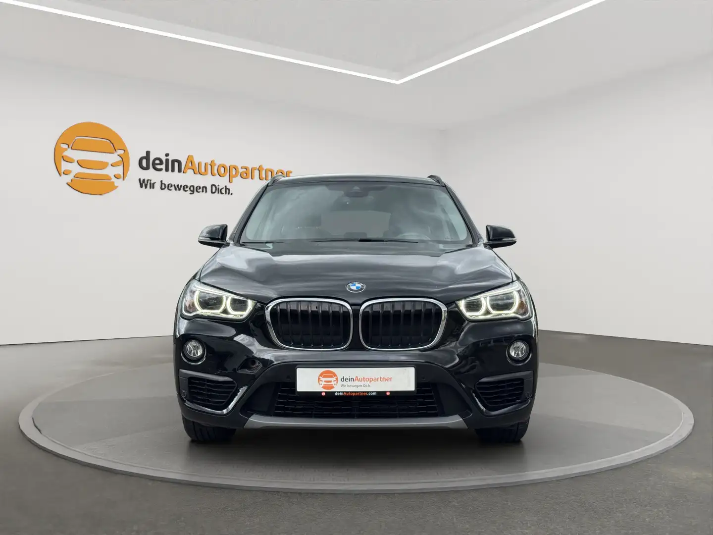 BMW X1 sDrive 18 i Advantage NAVI/LED/SHZ/PDC/TEMPOMAT Noir - 2