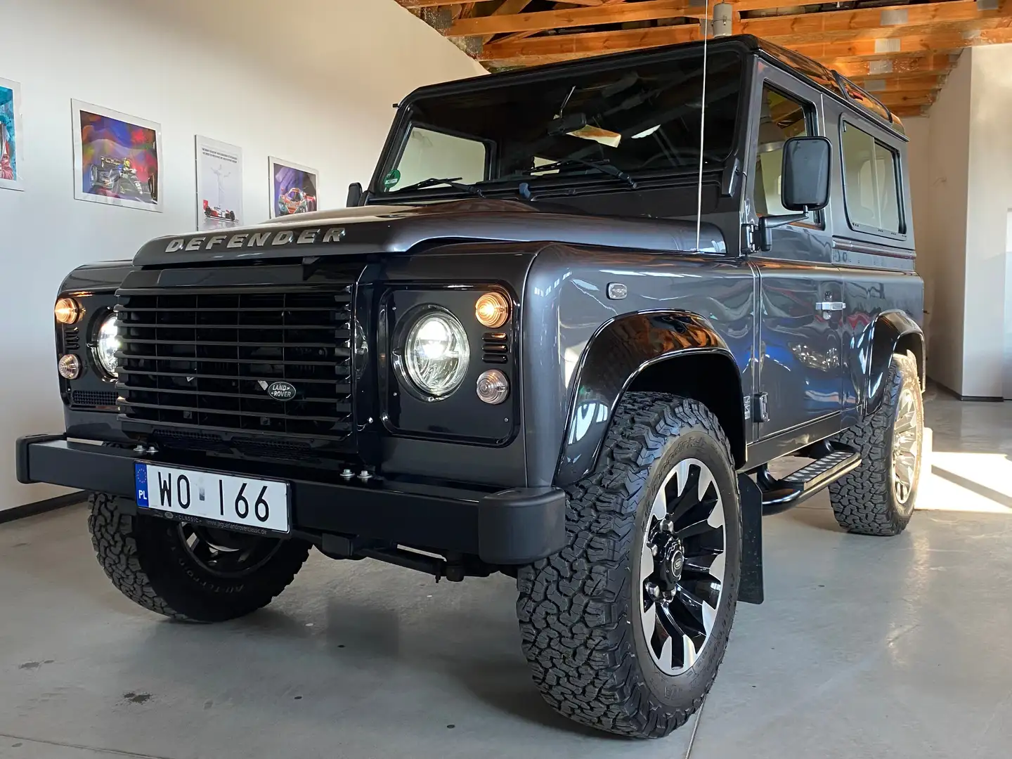 Land Rover Defender 90 Works V8 70th Edition 405 PS 5.0 V8 No38 of 150 Schwarz - 1