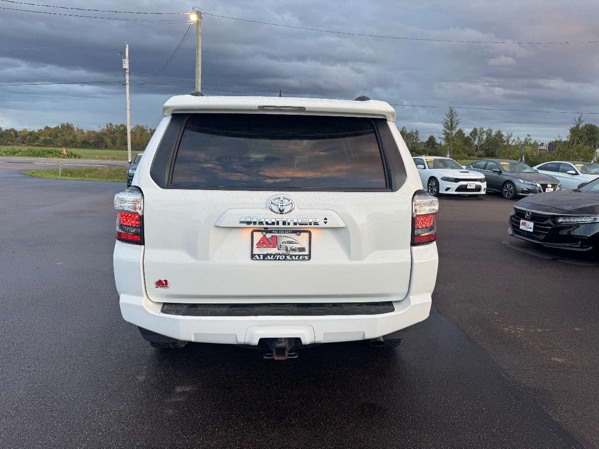 2022 Toyota 4Runner 4WD SR5  💰 $185 Weekly Tax In — снимка 1