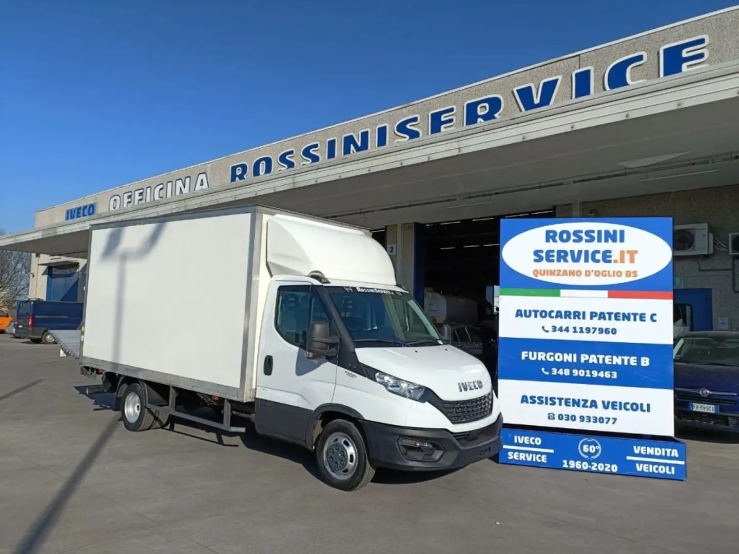 Iveco Daily 35C16 2.3 FURGONE BOX CON SPONDA Bianco - 1