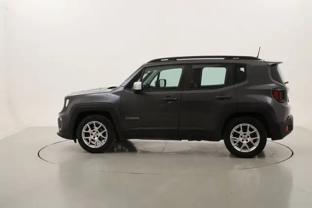 Jeep Renegade view 2