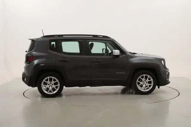 Jeep Renegade view 6
