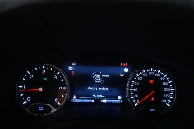 Jeep Renegade view 12