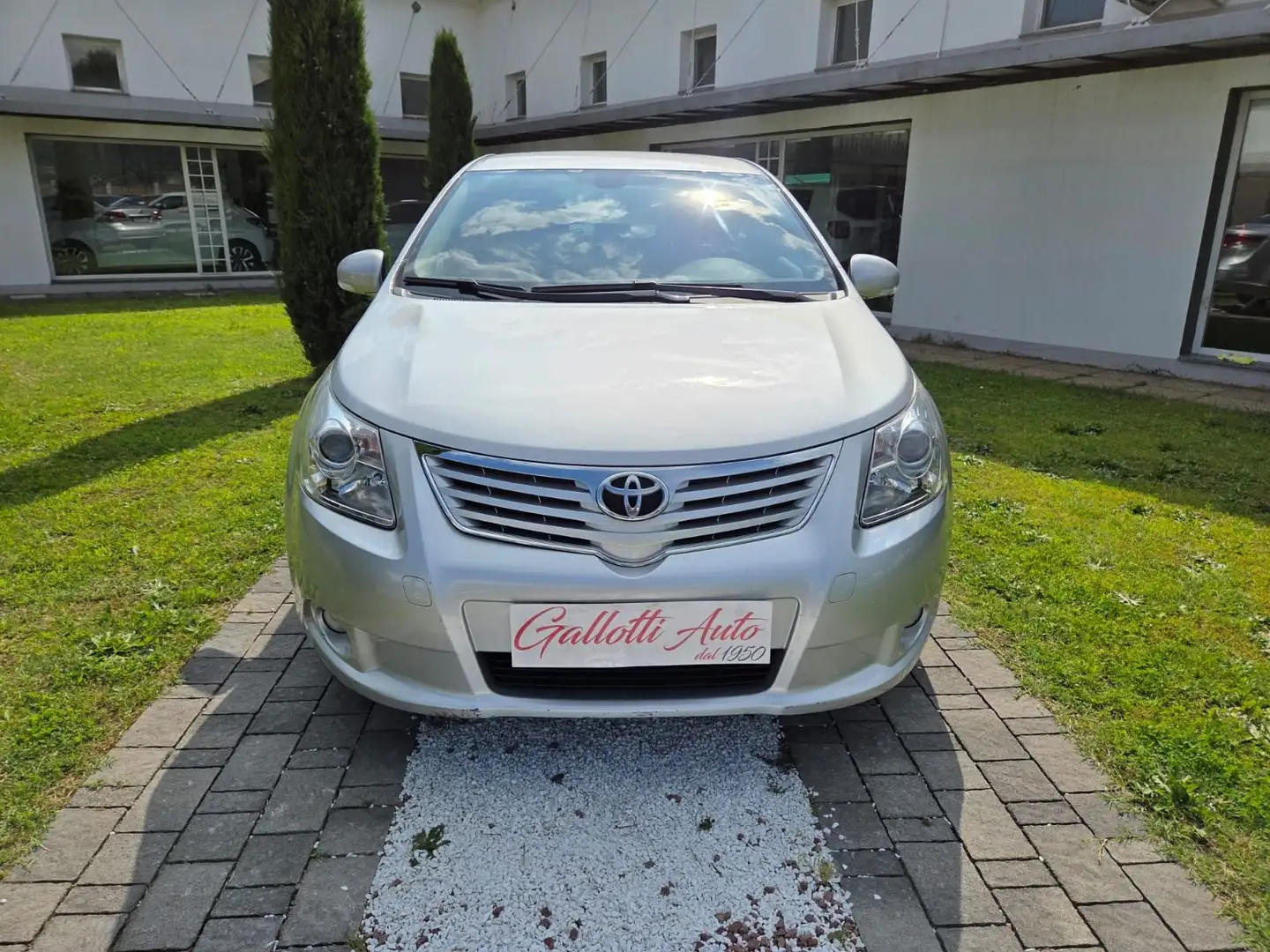 Toyota Avensis 1.8 Executive Argento - 2