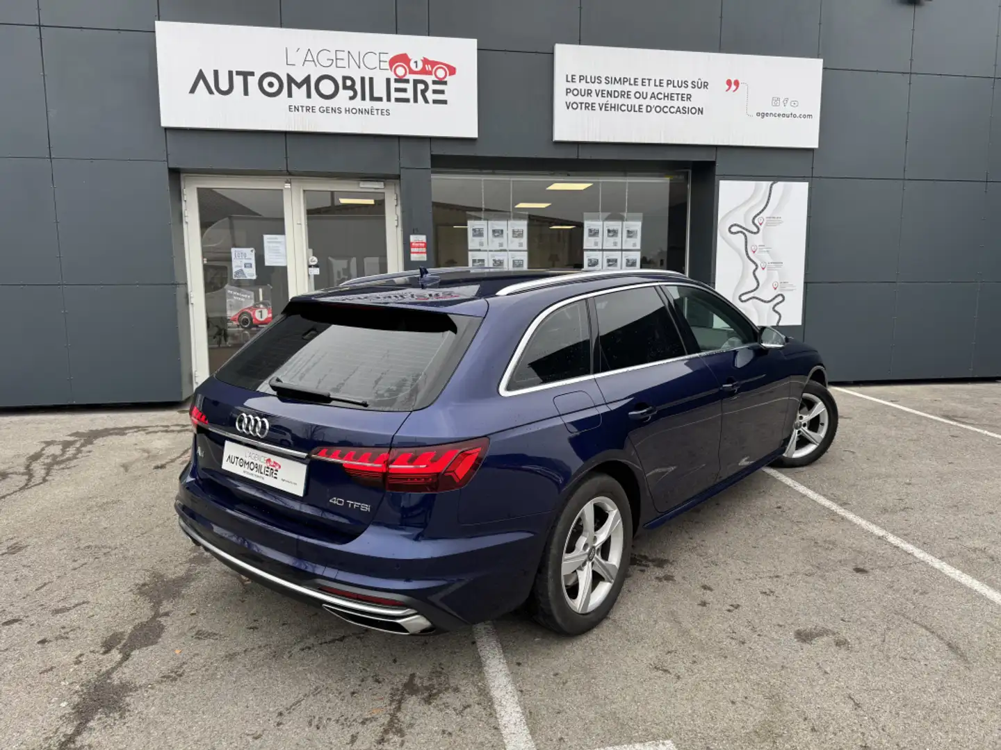 Audi 40 Tfsi S-Tronic7 Design Bleu - 2