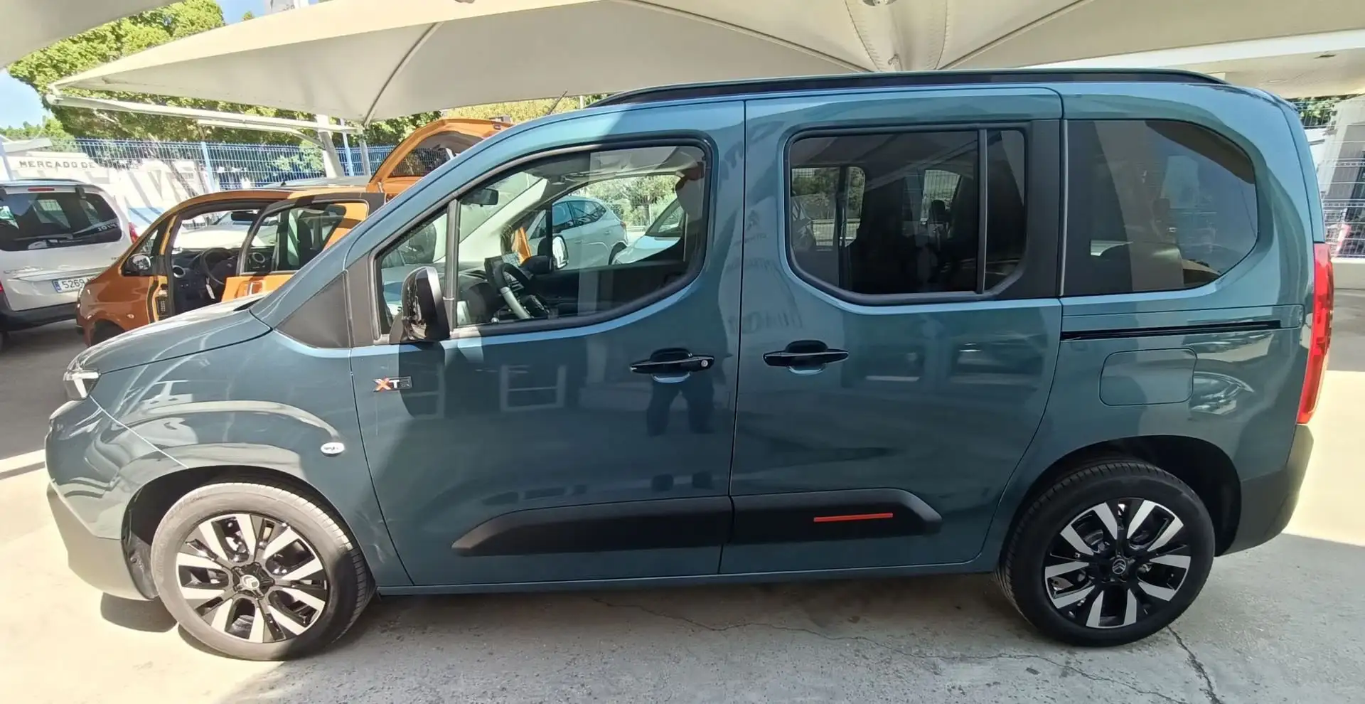 Citroen Berlingo BlueHDi S&S Talla M Max 130 EAT8 Azul - 2